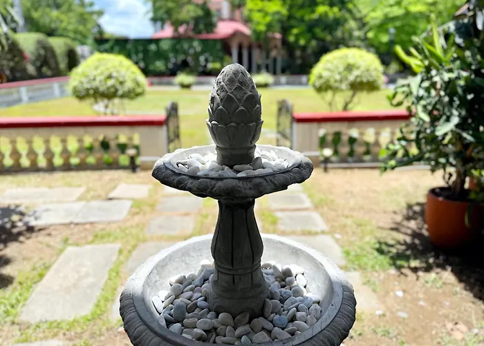 Miranamin Nest Gumamela - Family In Historic With Indoor Plunge Pool, Garden View, Pet-friendly, Self-service Breakfast * Manila