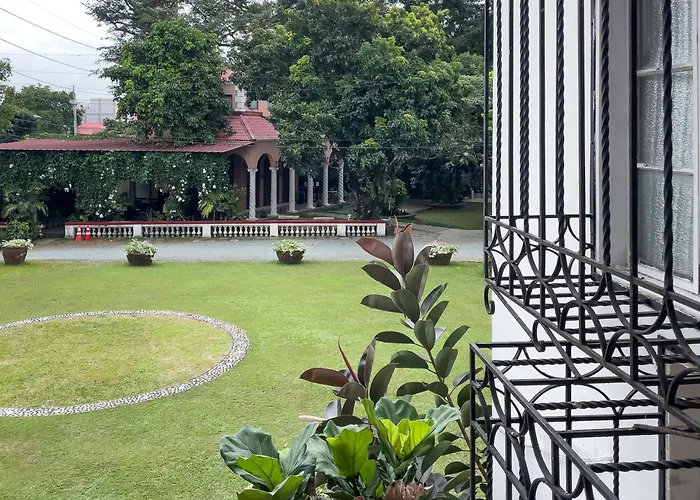 Miranamin Nest Gumamela - Family In Historic With Indoor Plunge Pool, Garden View, Pet-friendly, Self-service Breakfast Apartment Manila
