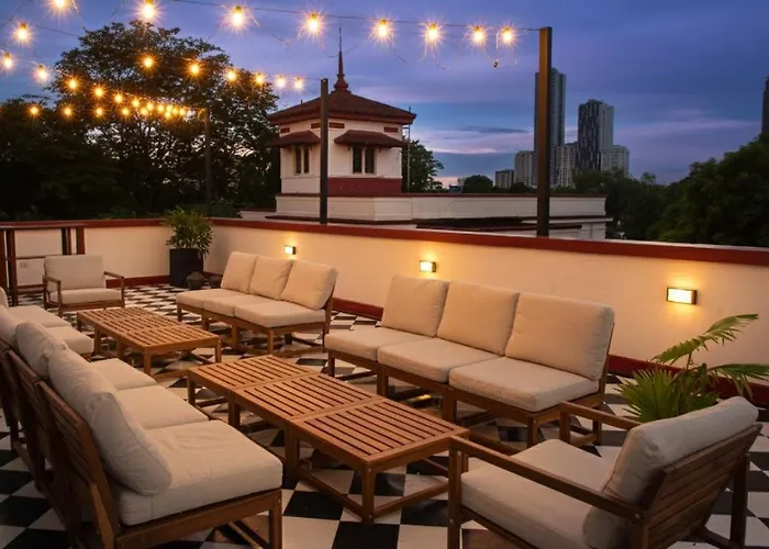 Miranamin Nest Gumamela - Family In Historic With Indoor Plunge Pool, Garden View, Pet-friendly, Self-service Breakfast Apartment *
