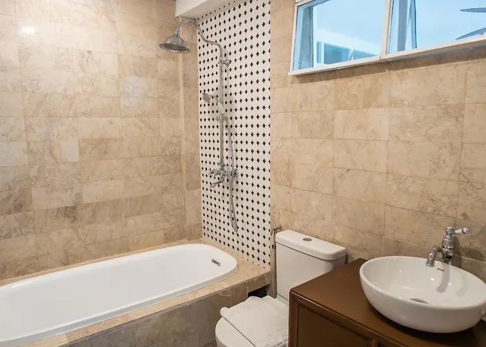 Apartment Miranamin Nest Gumamela - Family In Historic With Indoor Plunge Pool, Garden View, Pet-friendly, Self-service Breakfast *