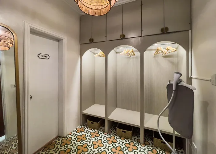 Miranamin Nest Gumamela - Family In Historic With Indoor Plunge Pool, Garden View, Pet-friendly, Self-service Breakfast