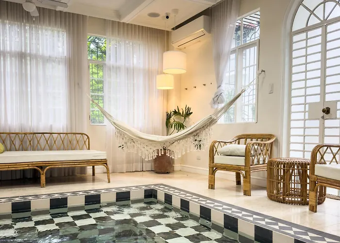 Miranamin Nest Gumamela - Family In Historic With Indoor Plunge Pool, Garden View, Pet-friendly, Self-service Breakfast Apartment Manila