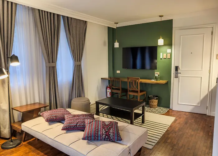 Apartment Miranamin Nest Gumamela - Family In Historic With Indoor Plunge Pool, Garden View, Pet-friendly, Self-service Breakfast