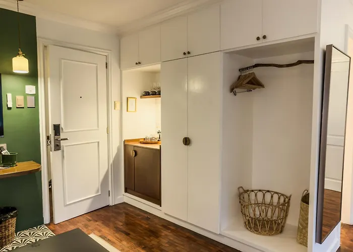 Apartment Miranamin Nest Gumamela - Family In Historic With Indoor Plunge Pool, Garden View, Pet-friendly, Self-service Breakfast *
